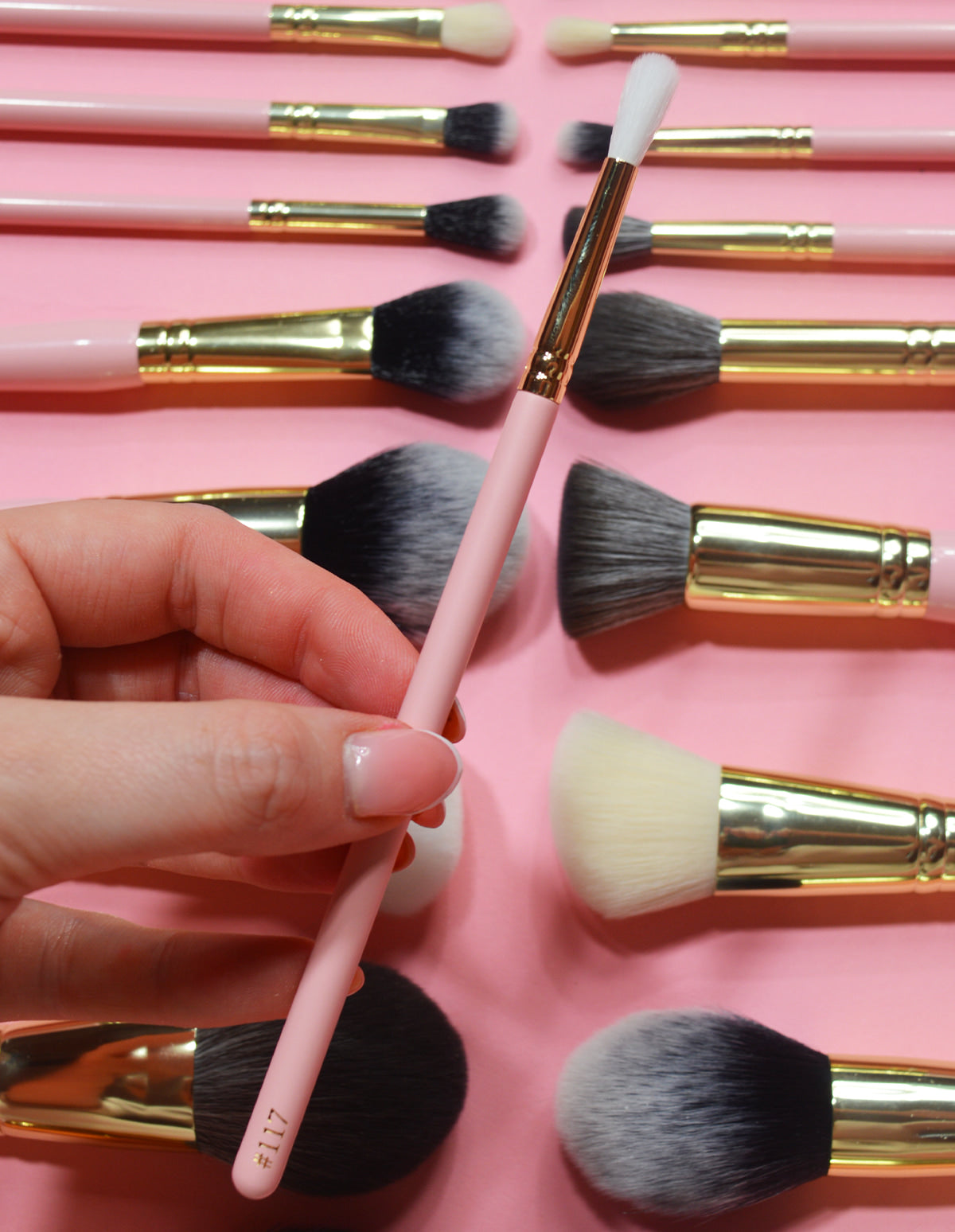 P.Louise #117 Makeup Blending Brush for Flawless Eyeshadow