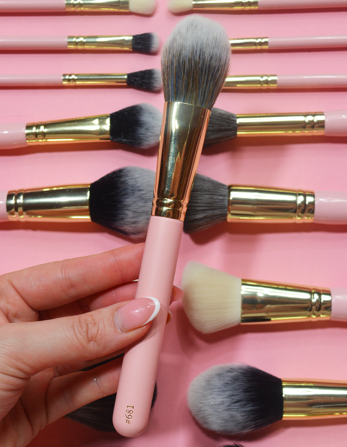 P.Louise Large Face Brush for Foundation & Powder - Tapered Bristles
